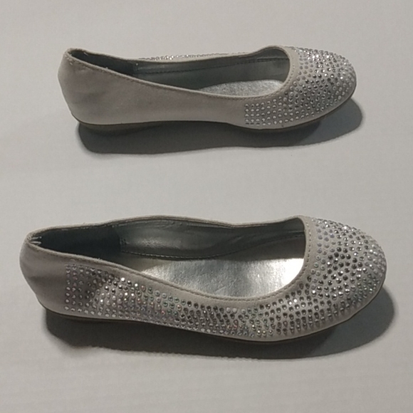 Girls Candie's off white shoes w/ sequence. Sz I. - Picture 2 of 5